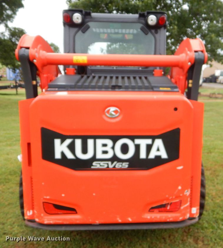 image for item ED9484 Kubota SSV65 skid steer