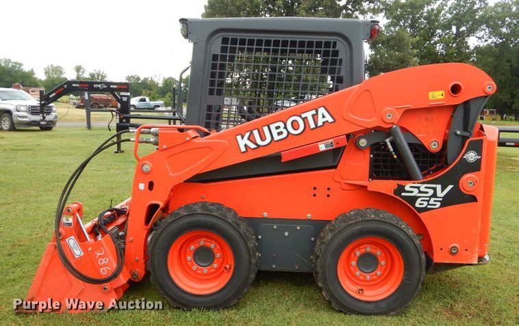 image for item ED9484 Kubota SSV65 skid steer