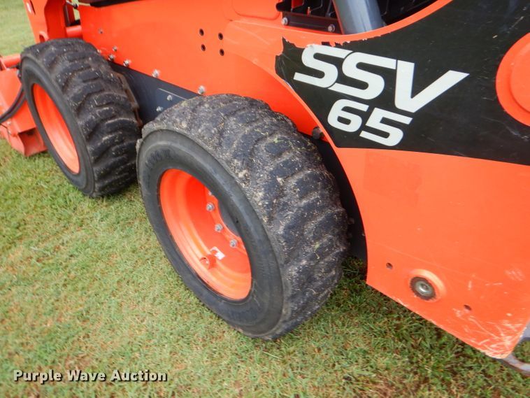 image for item ED9484 Kubota SSV65 skid steer