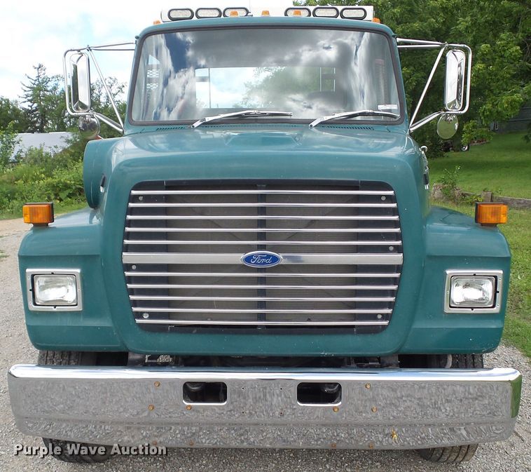 image for item EM9778 1989 Ford L8000 rollback truck