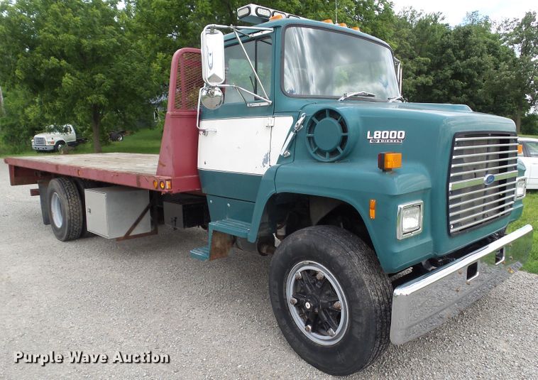 image for item EM9778 1989 Ford L8000 rollback truck