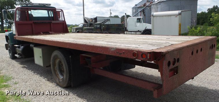 image for item EM9778 1989 Ford L8000 rollback truck