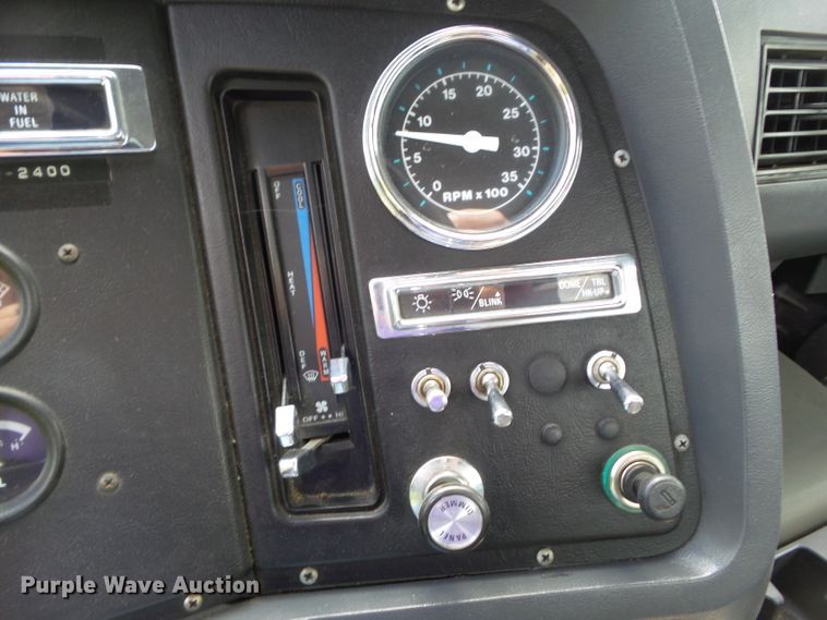 image for item EM9778 1989 Ford L8000 rollback truck