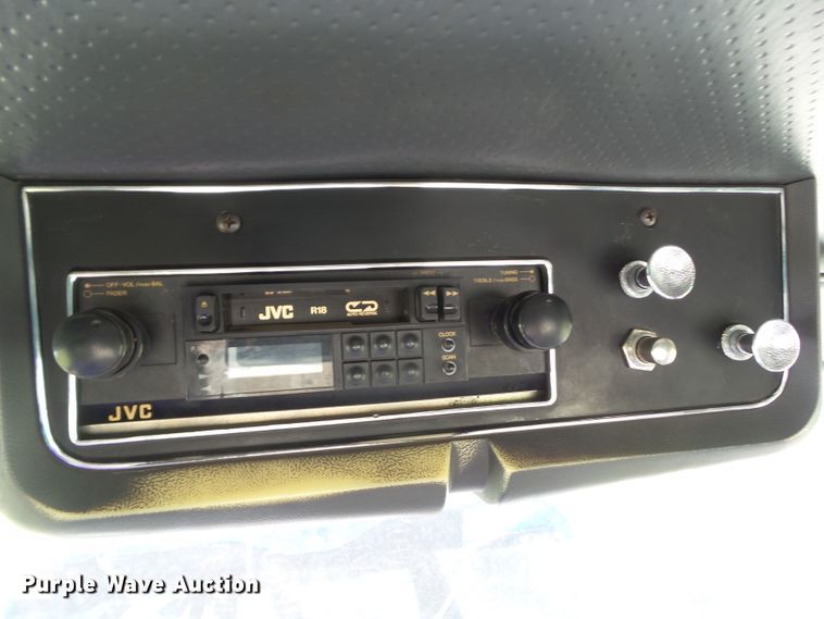 image for item EM9778 1989 Ford L8000 rollback truck