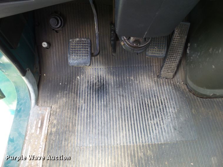 image for item EM9778 1989 Ford L8000 rollback truck