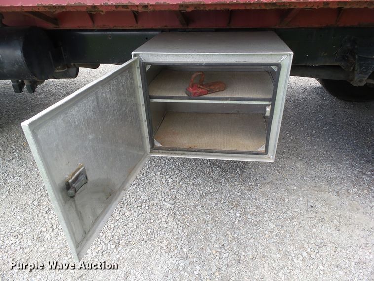 image for item EM9778 1989 Ford L8000 rollback truck