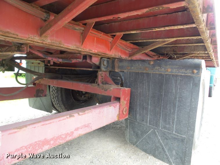 image for item EM9778 1989 Ford L8000 rollback truck