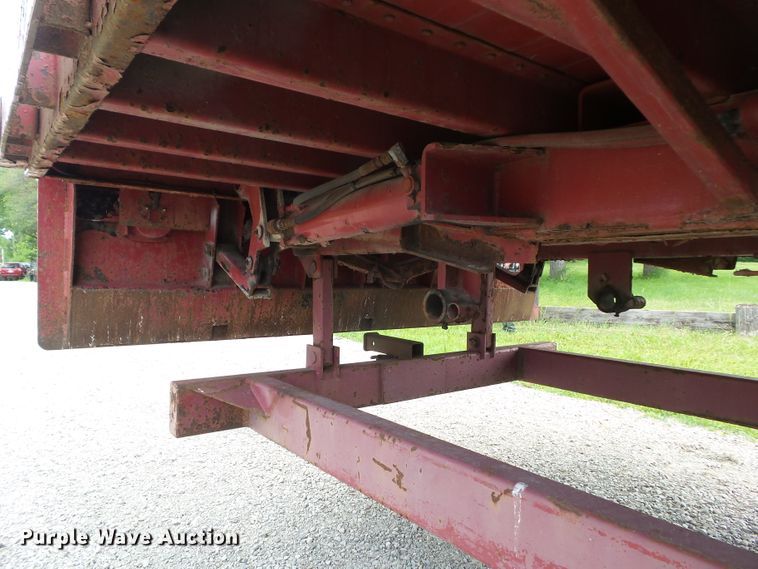 image for item EM9778 1989 Ford L8000 rollback truck