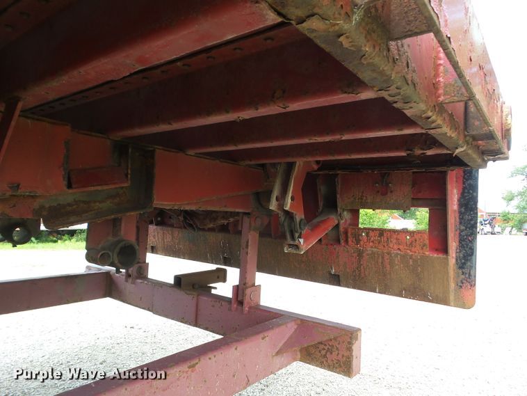 image for item EM9778 1989 Ford L8000 rollback truck