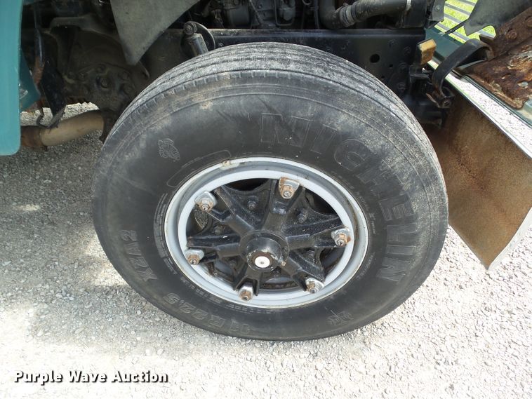 image for item EM9778 1989 Ford L8000 rollback truck