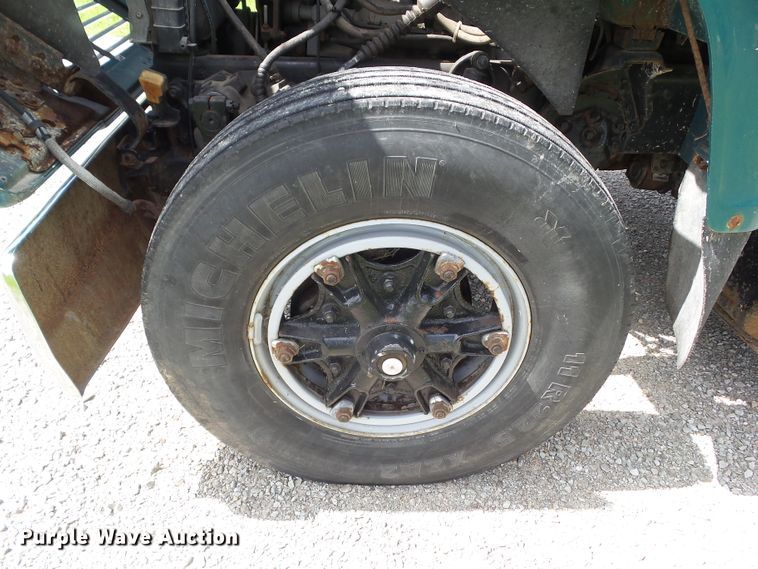 image for item EM9778 1989 Ford L8000 rollback truck