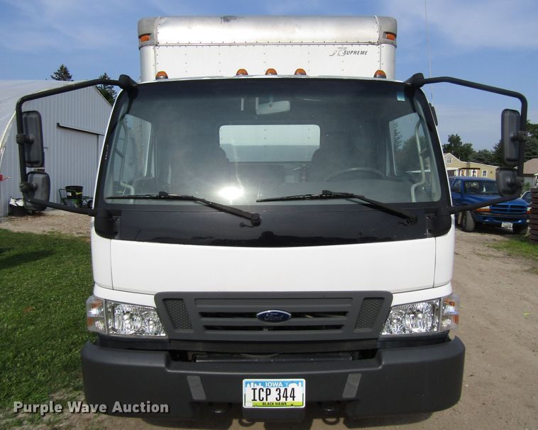 image for item EU9749 2006 Ford LCF450 box truck