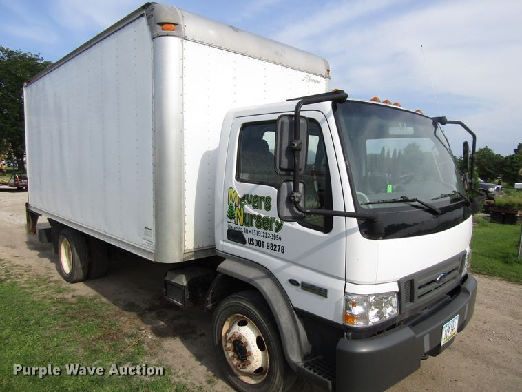 image for item EU9749 2006 Ford LCF450 box truck