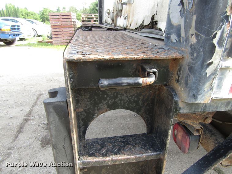 image for item EU9749 2006 Ford LCF450 box truck