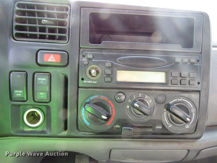 image for item EU9749 2006 Ford LCF450 box truck