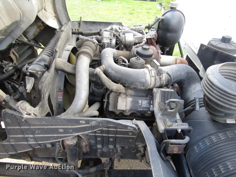 image for item EU9749 2006 Ford LCF450 box truck