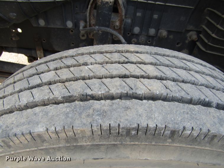 image for item EU9749 2006 Ford LCF450 box truck