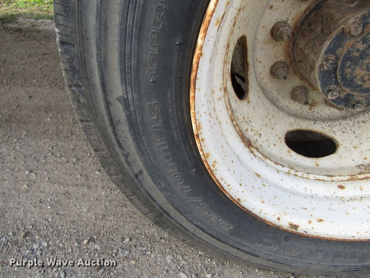 image for item EU9749 2006 Ford LCF450 box truck