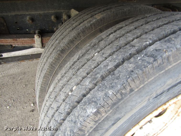 image for item EU9749 2006 Ford LCF450 box truck