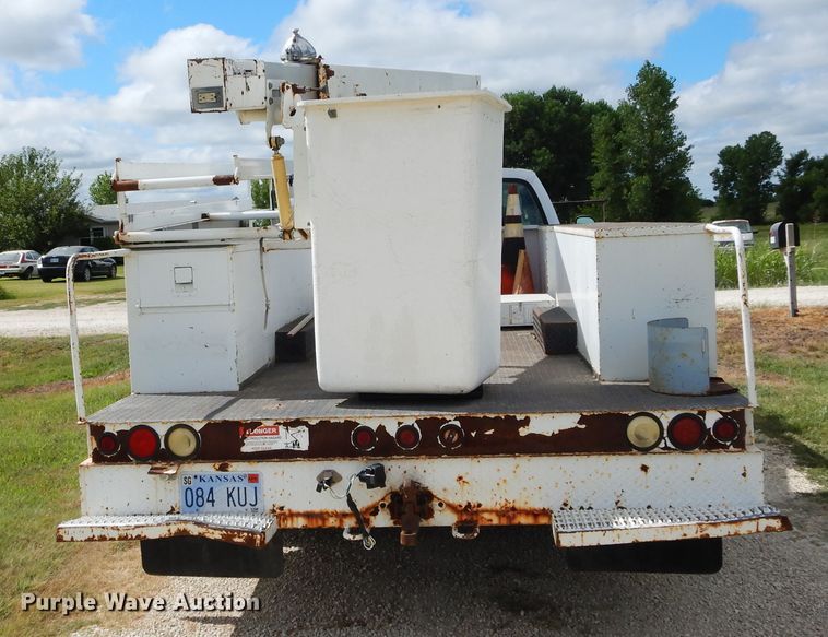 image for item FI9910 1999 Ford F450 Super Duty bucket truck