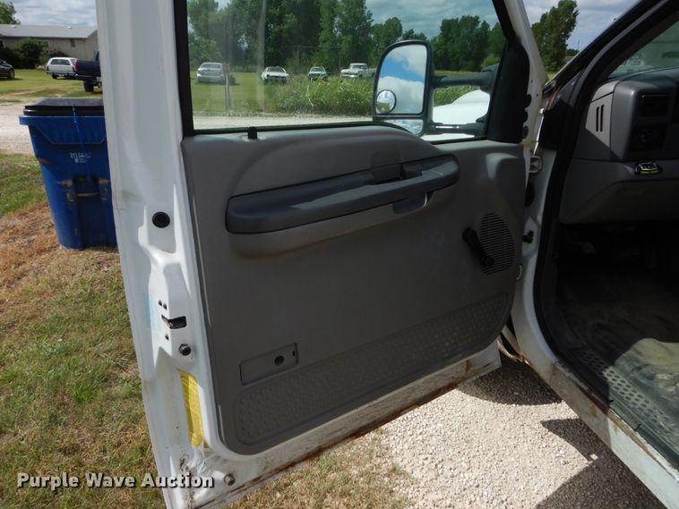 image for item FI9910 1999 Ford F450 Super Duty bucket truck