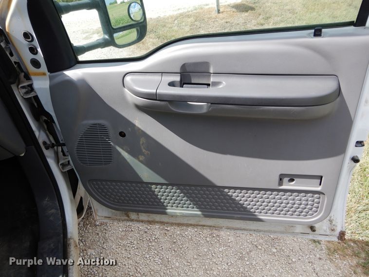 image for item FI9910 1999 Ford F450 Super Duty bucket truck