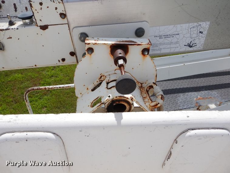 image for item FI9910 1999 Ford F450 Super Duty bucket truck