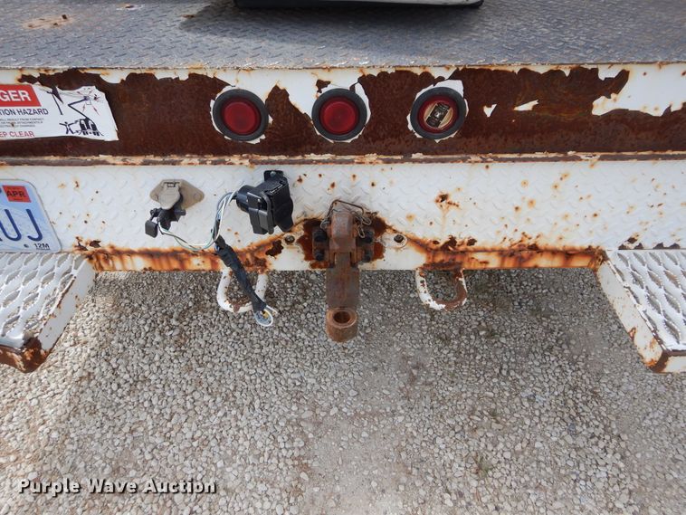 image for item FI9910 1999 Ford F450 Super Duty bucket truck