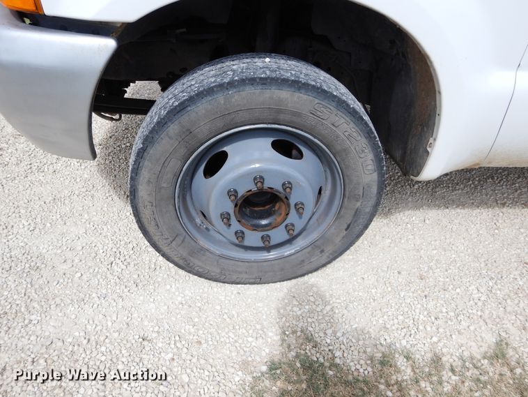 image for item FI9910 1999 Ford F450 Super Duty bucket truck