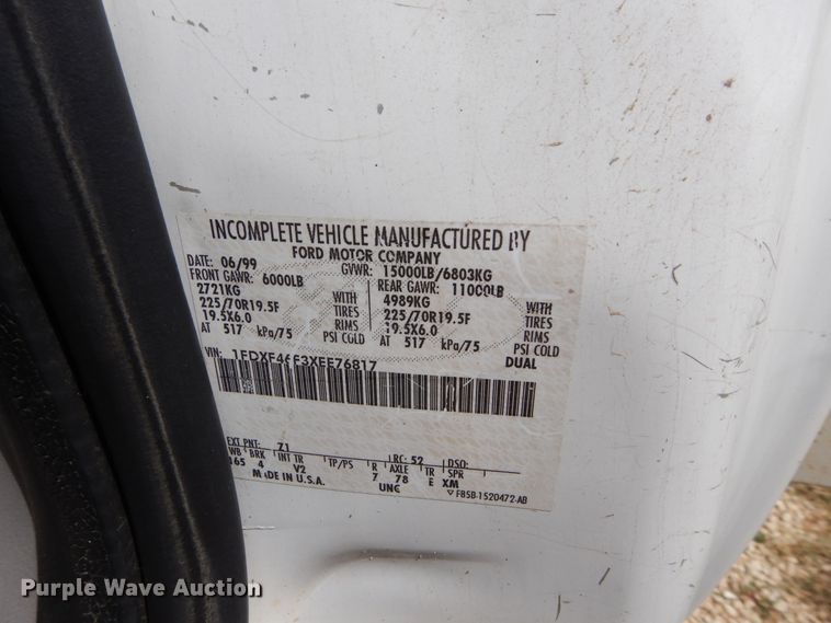 image for item FI9910 1999 Ford F450 Super Duty bucket truck