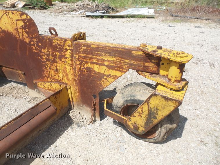 image for item FJ9169 Robison base spreader