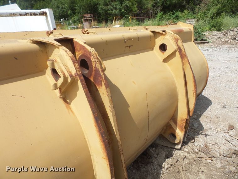 image for item FJ9170 11'W loader bucket