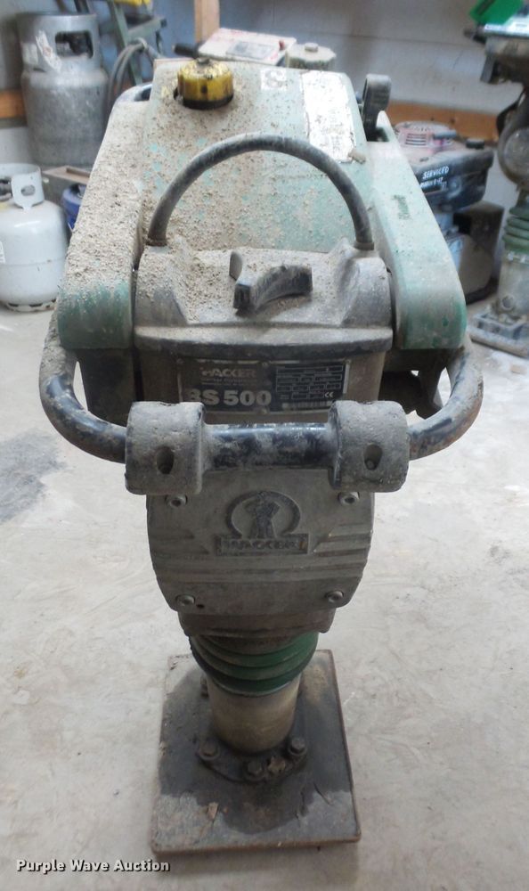 image for item FJ9189 Wacker BS500 vibratory plate compactor