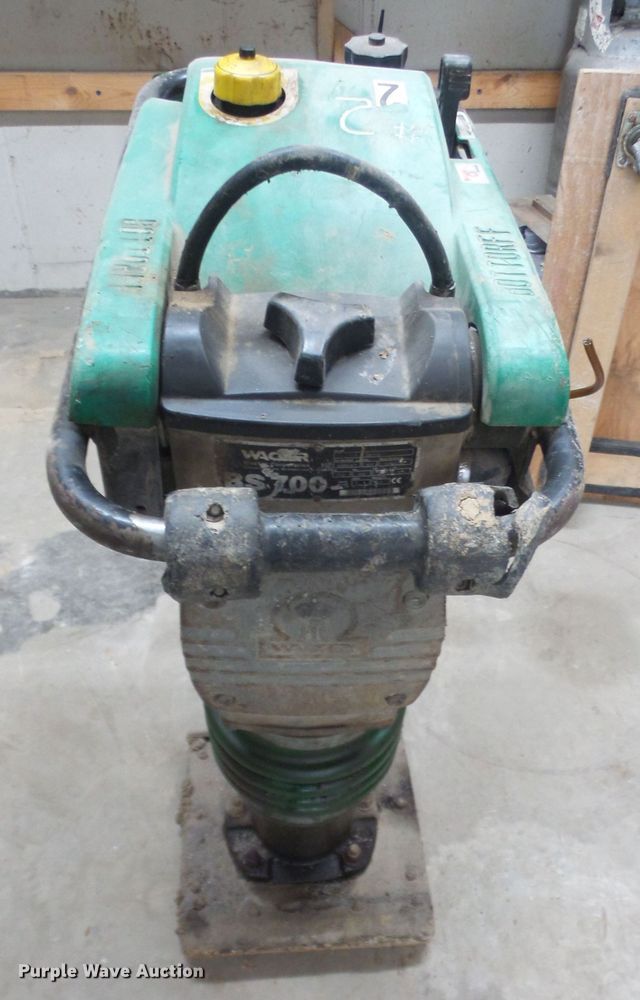 image for item FJ9190 Wacker BS700 vibratory plate compactor