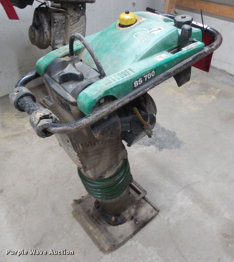 image for item FJ9190 Wacker BS700 vibratory plate compactor