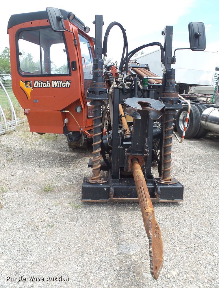 image for item FL9251 2014 Ditch Witch JT60 All Terrain directional boring machine