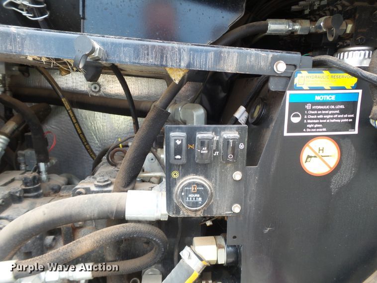 image for item FL9251 2014 Ditch Witch JT60 All Terrain directional boring machine