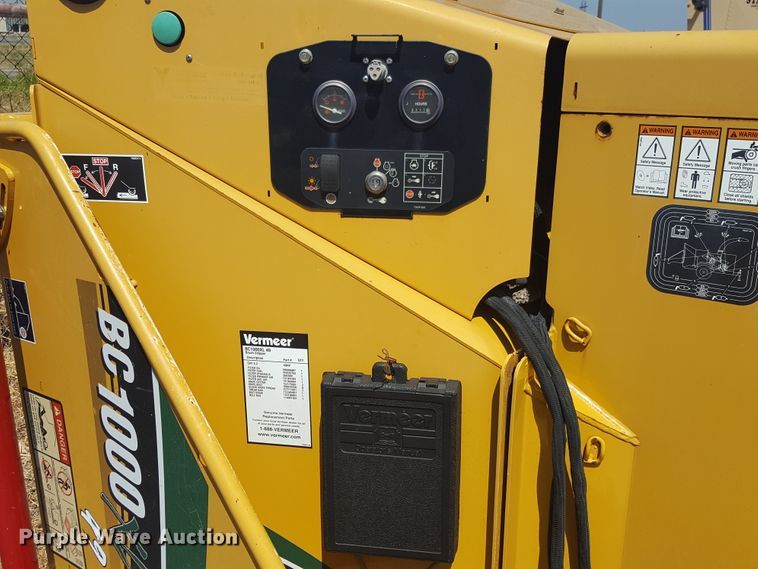 image for item FL9261 2011 Vermeer BC1000XL wood chipper