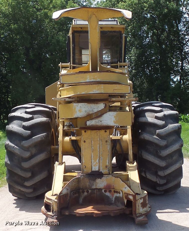 image for item FM9638 Tigercat 726 feller buncher