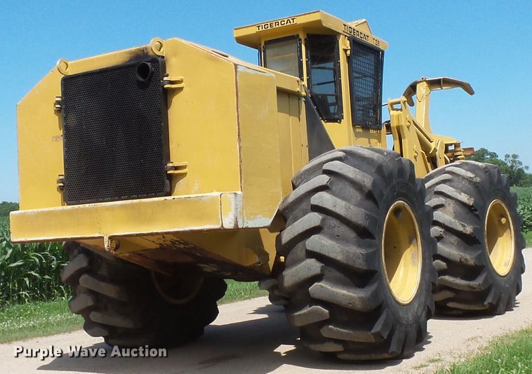 image for item FM9638 Tigercat 726 feller buncher