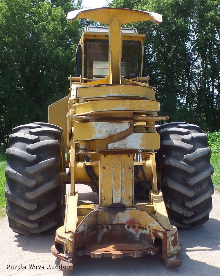 image for item FM9638 Tigercat 726 feller buncher