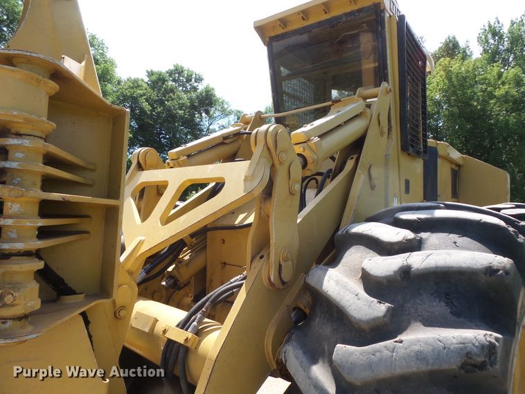 image for item FM9638 Tigercat 726 feller buncher