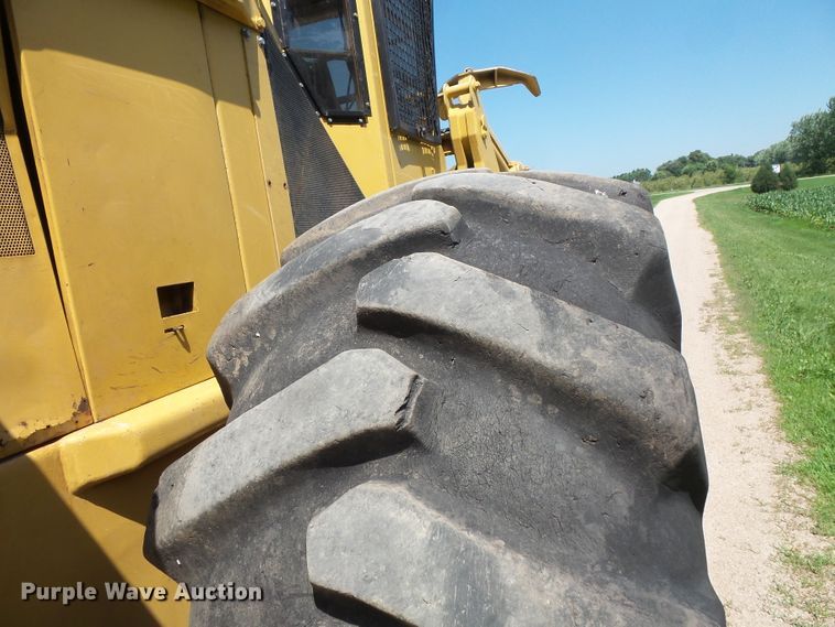 image for item FM9638 Tigercat 726 feller buncher