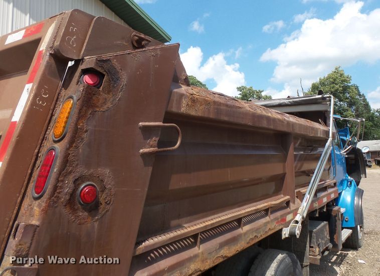 image for item FM9644 2005 Sterling L-Line dump truck