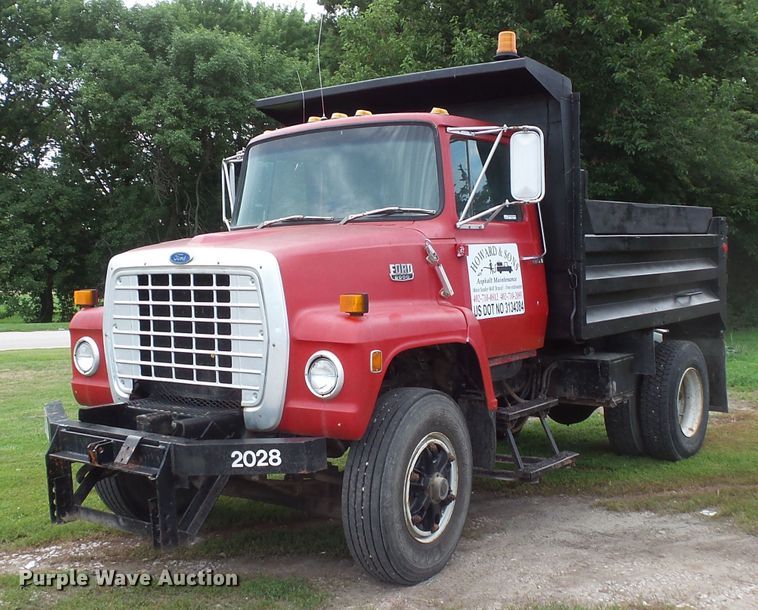 image for item FM9671 1984 Ford L8000 dump truck