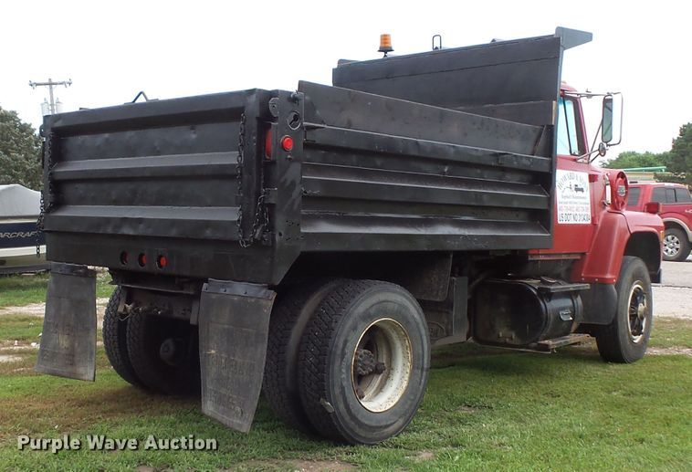 image for item FM9671 1984 Ford L8000 dump truck