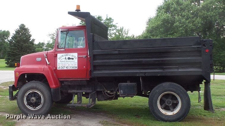 image for item FM9671 1984 Ford L8000 dump truck
