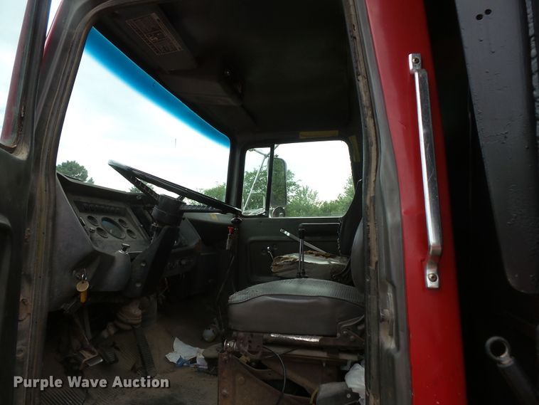 image for item FM9671 1984 Ford L8000 dump truck