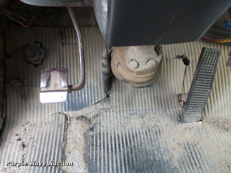 image for item FM9671 1984 Ford L8000 dump truck