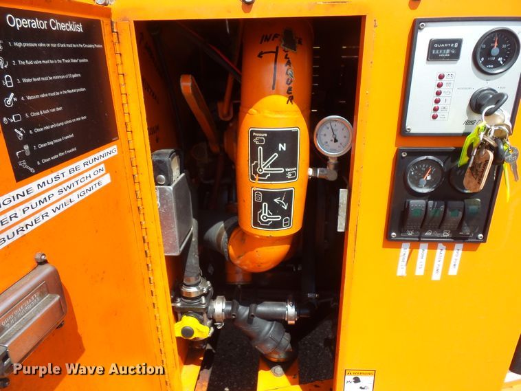 image for item FM9672 2006 Vermeer Ring-o-matic 550 vacuum excavator